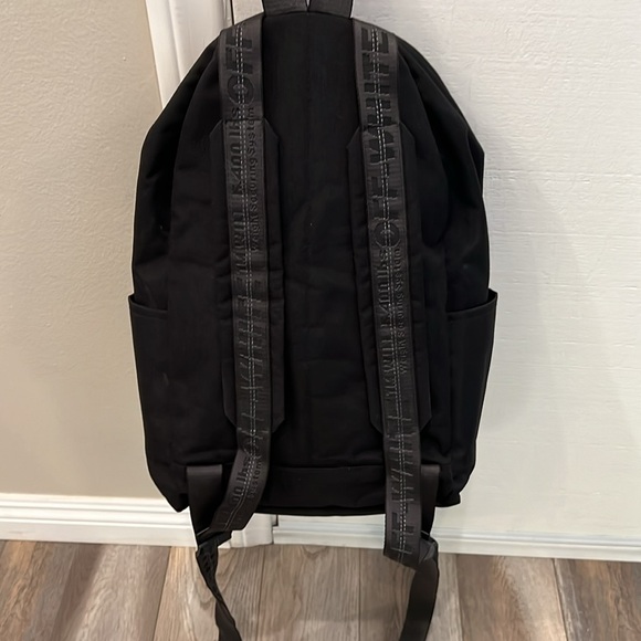 Backpack - Picture 5 of 8